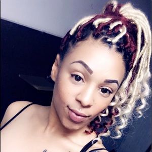 Meet your Posher, Alexis